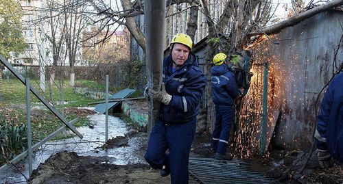 Ликвидация аварии на водопроводе. Фото: Карина Сардарян https://krd.ru/novosti/glavnye-novosti/news_14112019_082854.html#news-62213-7 Ликвидация аварии на водопроводе. Фото: Карина Сардарян https://krd.ru/novosti/glavnye-novosti/news_14112019_082854.html#news-62213-7