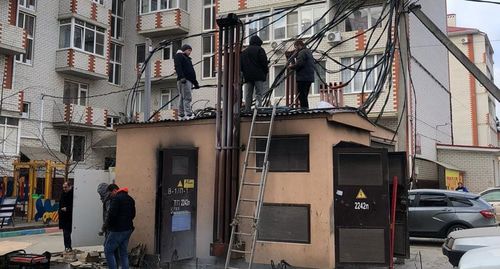 Замена поврежденного оборудования трансформаторной подстанции в пос. Российском Краснодара. Фото пресс-служба мэрии Краснодара https://krd.ru/novosti/glavnye-novosti/news_22112019_113623.html Замена поврежденного оборудования трансформаторной подстанции в пос. Российском Краснодара. Фото пресс-служба мэрии Краснодара https://krd.ru/novosti/glavnye-novosti/news_22112019_113623.html