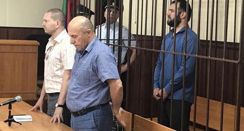 Абубакар Ризванов и его адвокаты Рафидин Курбанов и Леонид Заикин на заседании суда, июнь 2019 года. Фото Патимат Махмудовой для "Кавказского узла". Абубакар Ризванов и его адвокаты Рафидин Курбанов и Леонид Заикин на заседании суда, июнь 2019 года. Фото Патимат Махмудовой для "Кавказского узла".
