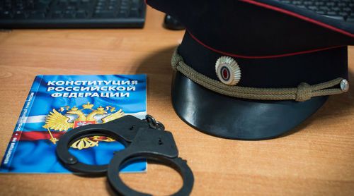 Фуражка полицейского. Фото Елены Синеок https://www.yuga.ru/news/445746/ Фуражка полицейского. Фото Елены Синеок https://www.yuga.ru/news/445746/