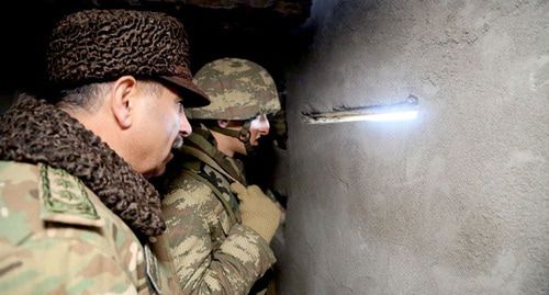 Азербайджанские военные в прифронтовой зоне. Фото пресс-службы Минобороны Азербайджана. https://mod.gov.az/ru/news/rukovodstvo-ministerstva-oborony-nahoditsya-v-prifrontovoj-zone-video-25326.html Азербайджанские военные в прифронтовой зоне. Фото пресс-службы Минобороны Азербайджана. https://mod.gov.az/ru/news/rukovodstvo-ministerstva-oborony-nahoditsya-v-prifrontovoj-zone-video-25326.html