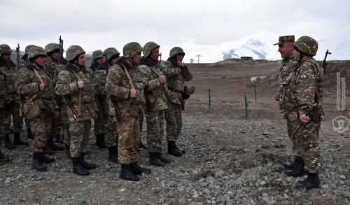 Военнослужащие МО Армении. Фото пресс-службы МО Армении http://www.mil.am/hy/news/7240 Военнослужащие МО Армении. Фото пресс-службы МО Армении http://www.mil.am/hy/news/7240