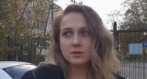 Юлия Фрелих. Кадр видео YouTube-канала "Сочинская коммуна" https://www.youtube.com/watch?v=TJV73_QAj7M Юлия Фрелих. Кадр видео YouTube-канала "Сочинская коммуна" https://www.youtube.com/watch?v=TJV73_QAj7M