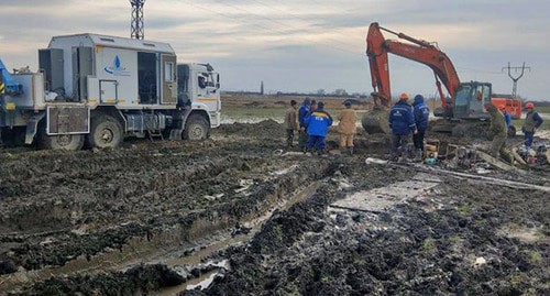Авария на Троицком водоводе. Фото: официальный сайт администрации и думы муниципального образования город-герой Новороссийск http://admnvrsk.ru/ Авария на Троицком водоводе. Фото: официальный сайт администрации и думы муниципального образования город-герой Новороссийск http://admnvrsk.ru/