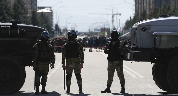 Сотрудники полиции. Магас. Фото: REUTERS/Maxim Shemetov
