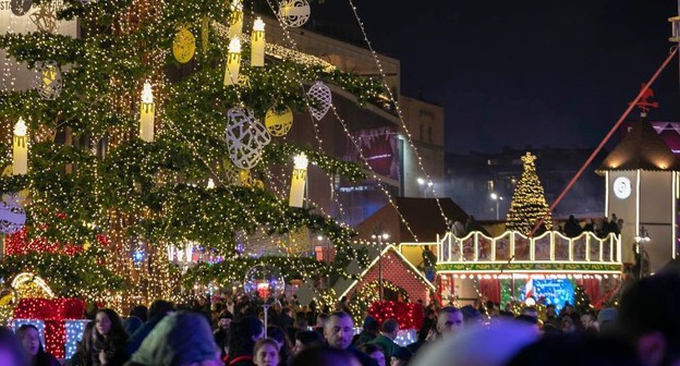 Новогодняя елка в Тбилиси. Фото пресс-службы мэрии Тбилиси, http://www.tbilisi.gov.ge
