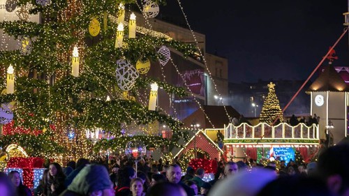 Новогодняя елка в Тбилиси. Фото пресс-службы мэрии Тбилиси, http://www.tbilisi.gov.ge Новогодняя елка в Тбилиси. Фото пресс-службы мэрии Тбилиси, http://www.tbilisi.gov.ge