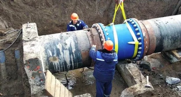 Устранение аварии на водоводе. Фото: Государственное унитарное предприятие "Кубаньводкомплекс" https://www.xn--80abeifzebhjhncp7as0n.xn--p1ai/