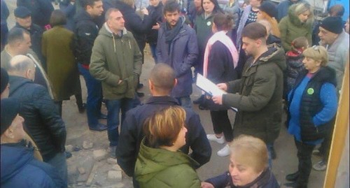 Жители 2-микрорайона на акции протеста. Тбилиси, 28 января 2020 г. Фото Беслана Кмузова для "Кавказского узла" Жители 2-микрорайона на акции протеста. Тбилиси, 28 января 2020 г. Фото Беслана Кмузова для "Кавказского узла"