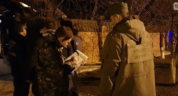 На месте гибели депутата Законодательного собрания Ростовской области Андрея Алабушева. Фото пресс-службы СКР по РО