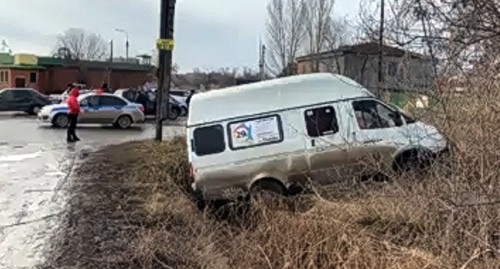 ДТП с маршруткой в Волгограде. Кадр видео https://yandex.ru/search ДТП с маршруткой в Волгограде. Кадр видео https://yandex.ru/search