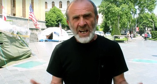Малхаз Мачаликашвили, родной дядя Мориса Мачаликашвили. Скриншот видео канала "Кавказ.Реалии"
https://www.youtube.com/watch?v=Iv5tQwBZMwc Малхаз Мачаликашвили, родной дядя Мориса Мачаликашвили. Скриншот видео канала "Кавказ.Реалии"
https://www.youtube.com/watch?v=Iv5tQwBZMwc