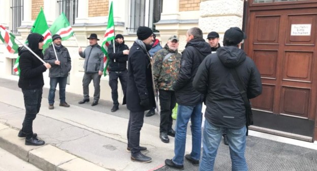 Выходы из Чечни на акции в Вене. Фото: Ибрагим Никархо.
