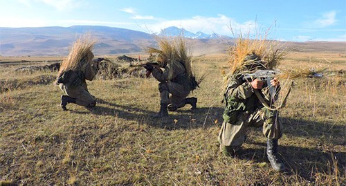 Разведчики в горах Северной Осетии. Фото пресс-службы МО России https://function.mil.ru/news_page/country/more.htm?id=12148121@egNews Разведчики в горах Северной Осетии. Фото пресс-службы МО России https://function.mil.ru/news_page/country/more.htm?id=12148121@egNews