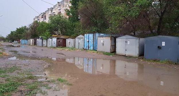 Гаражи на улице Рылеева в Астрахани. Фото Алены Садовской для "Кавказского узла"
