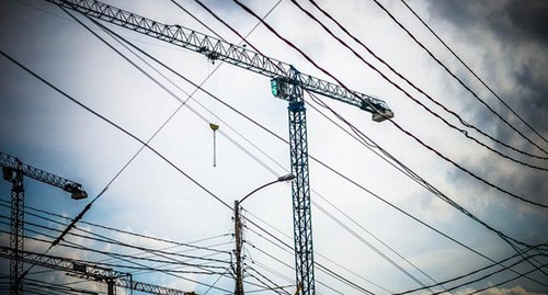 Строительные краны. Фото: Денис Яковлев / Югополис Строительные краны. Фото: Денис Яковлев / Югополис