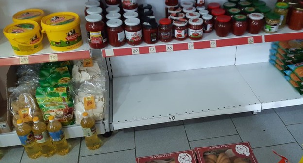 Полки в одном из магазинов Грозного. 20 марта 2020 года. Фото корреспондента "Кавказского узла"