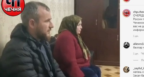 Силовики отчитали жителя Чечни за распространение фейка. Стоп-кадр видео канала Instagram https://www.instagram.com/p/B-AWEPtigEH/ Силовики отчитали жителя Чечни за распространение фейка. Стоп-кадр видео канала Instagram https://www.instagram.com/p/B-AWEPtigEH/