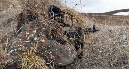 Солдат армии оборона Карабаха. Фото пресс-служба МО Аремнии http://www.mil.am/hy/news/7681 Солдат армии оборона Карабаха. Фото пресс-служба МО Аремнии http://www.mil.am/hy/news/7681