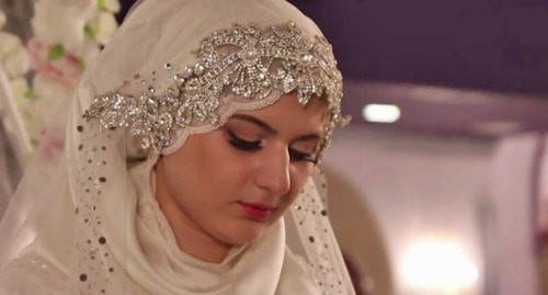 Невеста в Чечне. Кадр из видео пользователя Кавказская политика https://www.youtube.com/watch?v=2xpRgf28g90
