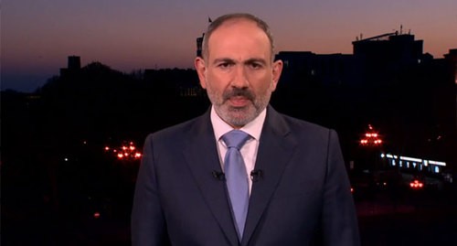 Премьер-министр Армении Никол Пашинян. Кадр видеозаписи прямого эфира на странице Пашиняна в Facebook https://www.facebook.com/nikol.pashinyan/videos/249534899567190/ Премьер-министр Армении Никол Пашинян. Кадр видеозаписи прямого эфира на странице Пашиняна в Facebook https://www.facebook.com/nikol.pashinyan/videos/249534899567190/