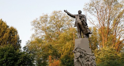 Памятник Ленину в Вишняковском сквере © Фото пресс-службы администрации Краснодара Памятник Ленину в Вишняковском сквере © Фото пресс-службы администрации Краснодара