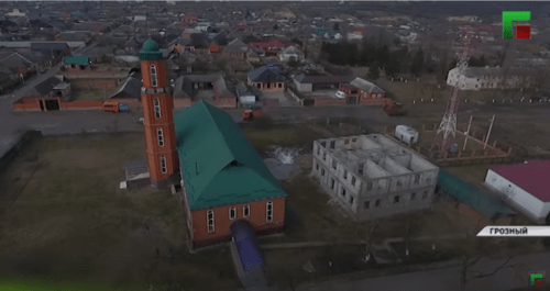 Поселок Гикало. Кадр видео ЧГТРК "Грозный" https://www.youtube.com/watch?v=wZl9dsUShg8 Поселок Гикало. Кадр видео ЧГТРК "Грозный" https://www.youtube.com/watch?v=wZl9dsUShg8