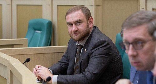 Рауф Арашуков. Фото The Council of the Federation of the Federal Assembly of the Russian Federation https://ru.wikipedia.org/ Рауф Арашуков. Фото The Council of the Federation of the Federal Assembly of the Russian Federation https://ru.wikipedia.org/