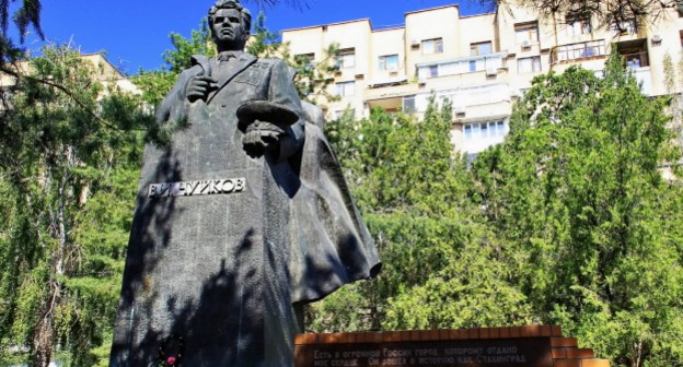Памятник маршалу Чуйкову в Волгограде. Фото:https://ru.wikipedia.org  