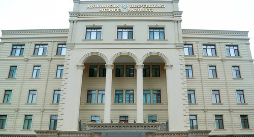 Министерство обороны Азербайджана. Фото: https://mod.gov.az/az/news/mayin-2-dek-silahli-quvvelerin-yardim-fonduna-daxil-olan-vesait-30835.html Министерство обороны Азербайджана. Фото: https://mod.gov.az/az/news/mayin-2-dek-silahli-quvvelerin-yardim-fonduna-daxil-olan-vesait-30835.html