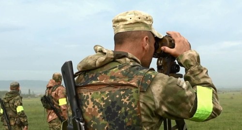 Сотрудник силовых структур. Фото: пресс-служба НАК, http://nac.gov.ru/kontrterroristicheskie-operacii/v-dagestane-neytralizovany-shestero-banditov.html#&gid=1&pid=5 Сотрудник силовых структур. Фото: пресс-служба НАК, http://nac.gov.ru/kontrterroristicheskie-operacii/v-dagestane-neytralizovany-shestero-banditov.html#&gid=1&pid=5