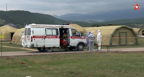 Бригада военных врачей из полевого госпиталя в Ботлихском районе. Кадр видео ТК "Здезда" https://zoritabasarana.ru/rubriki/news/med/item/9647-voennye-mediki-okazhut-vyezdnuyu-pomoshch-patsientam-v-dagestane Бригада военных врачей из полевого госпиталя в Ботлихском районе. Кадр видео ТК "Здезда" https://zoritabasarana.ru/rubriki/news/med/item/9647-voennye-mediki-okazhut-vyezdnuyu-pomoshch-patsientam-v-dagestane