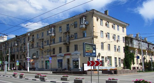 Исторический многоквартирный дом в Волгограде, признанный аварийным. Фото Вячеслава Ященко для "Кавказского узла" Исторический многоквартирный дом в Волгограде, признанный аварийным. Фото Вячеслава Ященко для "Кавказского узла"