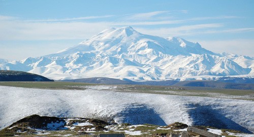 Гора Эльбрус, Россия. Фото JukoFF https://ru.wikipedia.org/wiki/Эльбрус#/media/Файл:Mount_Elbrus_May_2008.jpg Гора Эльбрус, Россия. Фото JukoFF https://ru.wikipedia.org/wiki/Эльбрус#/media/Файл:Mount_Elbrus_May_2008.jpg