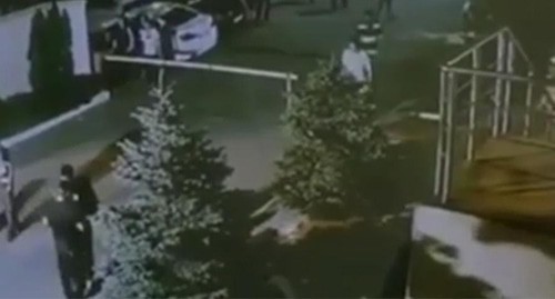 На месте происшествия. Скриншот видео с Youtube-канала "Черновика" https://www.youtube.com/watch?v=T1dxUr4hEbA&feature=emb_logo На месте происшествия. Скриншот видео с Youtube-канала "Черновика" https://www.youtube.com/watch?v=T1dxUr4hEbA&feature=emb_logo