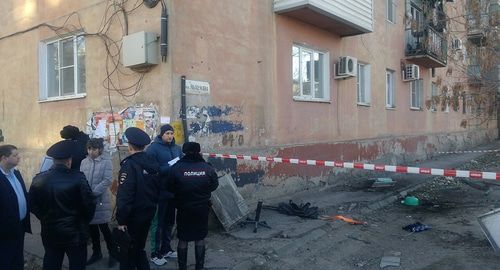 На месте обрушения балкона пятиэтажного дома в Астрахани, ноябрь 2019. Фото: пресс-служба СКР по г. Астрахани На месте обрушения балкона пятиэтажного дома в Астрахани, ноябрь 2019. Фото: пресс-служба СКР по г. Астрахани