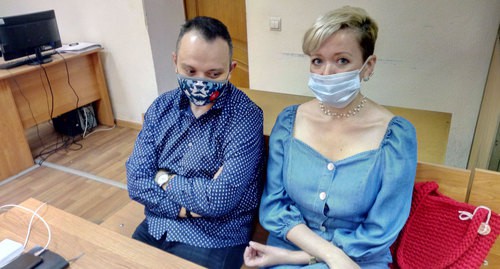 Анастасия Шевченко и ее адвокат Сергей Бадамшин. Фото Константина Волгина для "Кавказского узла"
Анастасия Шевченко и ее адвокат Сергей Бадамшин. Фото Константина Волгина для "Кавказского узла"