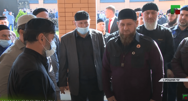 Рамзан Кадыров на тезете по депутату Госдумы Вахе Агаеву. Скриншот видео https://youtu.be/r2nYJ31nZmE.