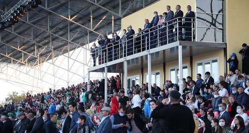 Трибуна на празднике в Сунже, 10 октября 2020 года. Фото: Пресс-служба Главы и Правительства РИ Трибуна на празднике в Сунже, 10 октября 2020 года. Фото: Пресс-служба Главы и Правительства РИ