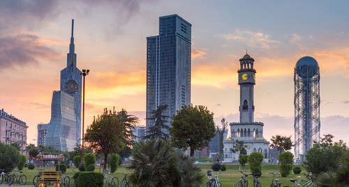 Столица Аджарии Батуми. Фото Дмитрий Анатольевич Моттль- https://commons.wikimedia.org/wiki/Category:Batumi#/media/File:Batumi_sunset_2.jpg Столица Аджарии Батуми. Фото Дмитрий Анатольевич Моттль- https://commons.wikimedia.org/wiki/Category:Batumi#/media/File:Batumi_sunset_2.jpg