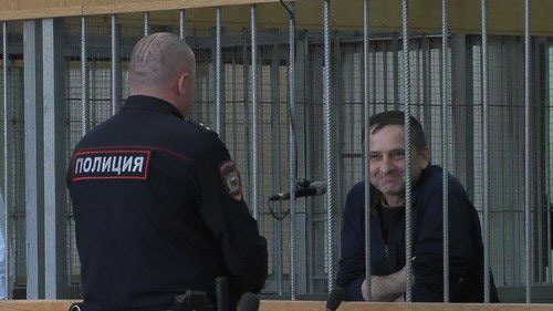 Суд по делу сотрудников ингушского ЦПЭ. Фото: кадр видео "Как Тимур и его команда пытали в Ингушетии" Суд по делу сотрудников ингушского ЦПЭ. Фото: кадр видео "Как Тимур и его команда пытали в Ингушетии"