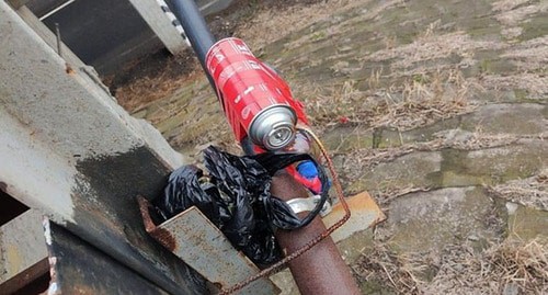 Самодельное взрывное устройство обнаружено на железнодорожном мосту у станицы Староминской Краснодарского края. © Скриншот видео из YouTube пользователя stfpru, youtube.com/channel/UCNECRinDIOYjrU73s8GyTbQ Самодельное взрывное устройство обнаружено на железнодорожном мосту у станицы Староминской Краснодарского края. © Скриншот видео из YouTube пользователя stfpru, youtube.com/channel/UCNECRinDIOYjrU73s8GyTbQ