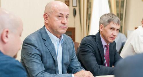 Магомедрасул Омаров (в центре). Фото: Пресс-служба партии "Родина" http://rodina.ru Магомедрасул Омаров (в центре). Фото: Пресс-служба партии "Родина" http://rodina.ru