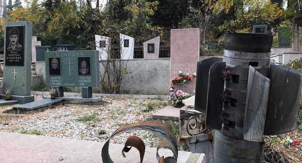 Кладбище в Степанакерте. 6 ноября 2020 года, фото для “Кавказского узла” Алвард Григорян.

