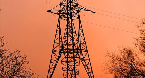 Высоковольтная линия. Фото: Novoklimov https://ru.wikipedia.org/ Высоковольтная линия. Фото: Novoklimov https://ru.wikipedia.org/