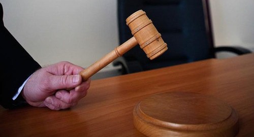 Судебный молоток. Фото: Федор Обмайкин / Югополис Судебный молоток. Фото: Федор Обмайкин / Югополис