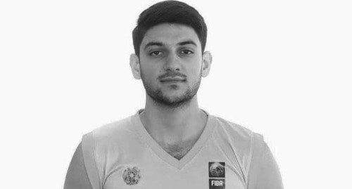Игрок баскетбольного клуба "Арцах" Арам Мкртчян. Скриншот https://www.facebook.com/BASKETARM/posts/5248392461869561 Игрок баскетбольного клуба "Арцах" Арам Мкртчян. Скриншот https://www.facebook.com/BASKETARM/posts/5248392461869561