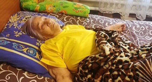 Инвалид I группы Анна Казарьян, нуждающаяся в помощи сиделки. Фото предоставлено "Кавказскому узлу" дочерью Казарьян Ольгой Владимировой. Инвалид I группы Анна Казарьян, нуждающаяся в помощи сиделки. Фото предоставлено "Кавказскому узлу" дочерью Казарьян Ольгой Владимировой.