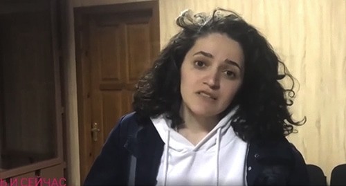 Марьям Дадашева. Кадр видео ТВ Дождь https://tvrain.ru/teleshow/here_and_now/shtab_navalnogo_v_krasnodare-528622/ Марьям Дадашева. Кадр видео ТВ Дождь https://tvrain.ru/teleshow/here_and_now/shtab_navalnogo_v_krasnodare-528622/