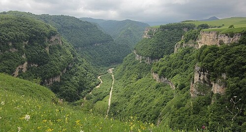 Горы в Кабардино-Балкарии. Фото Олег Мар https://ru.wikipedia.org/ Горы в Кабардино-Балкарии. Фото Олег Мар https://ru.wikipedia.org/